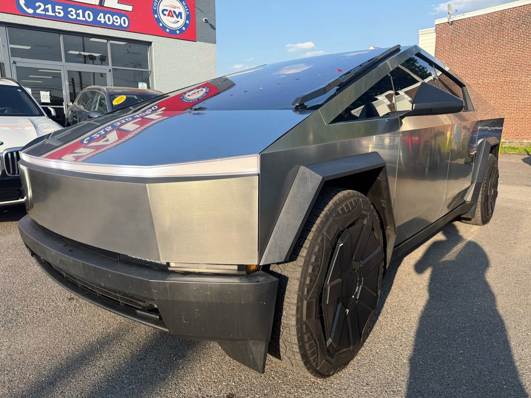 Used 2024 Tesla Cybertruck AWD Crew Cab image 1