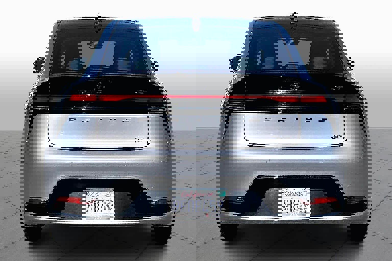 Used 2023 Toyota Prius XLE image 4