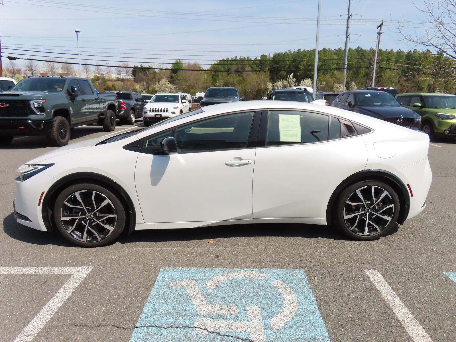 Used 2023 Toyota Prius Prime XSE Premium image 8