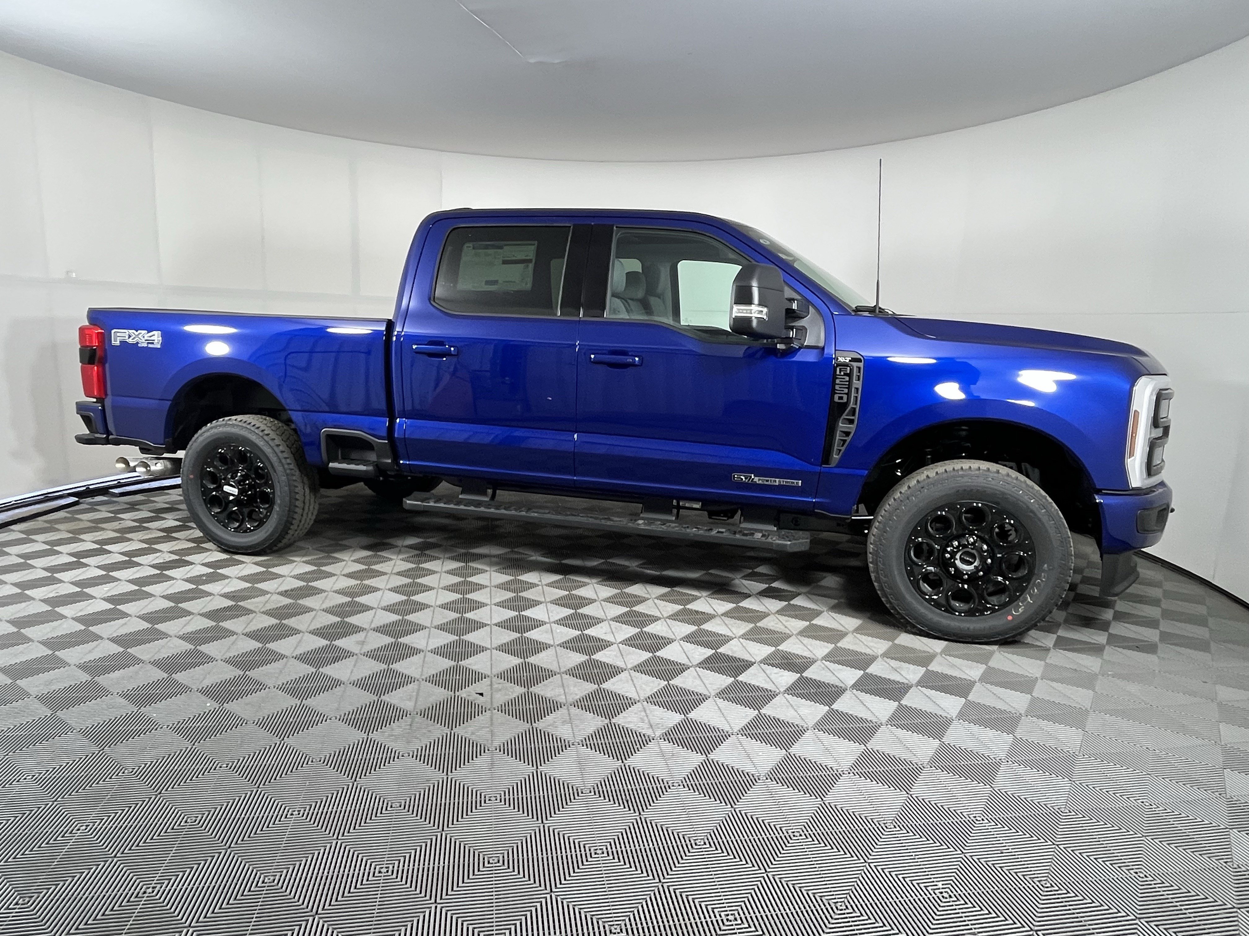 New 2026 Ford F250 XLT w/ XLT Premium Package AWD/4WD image 6