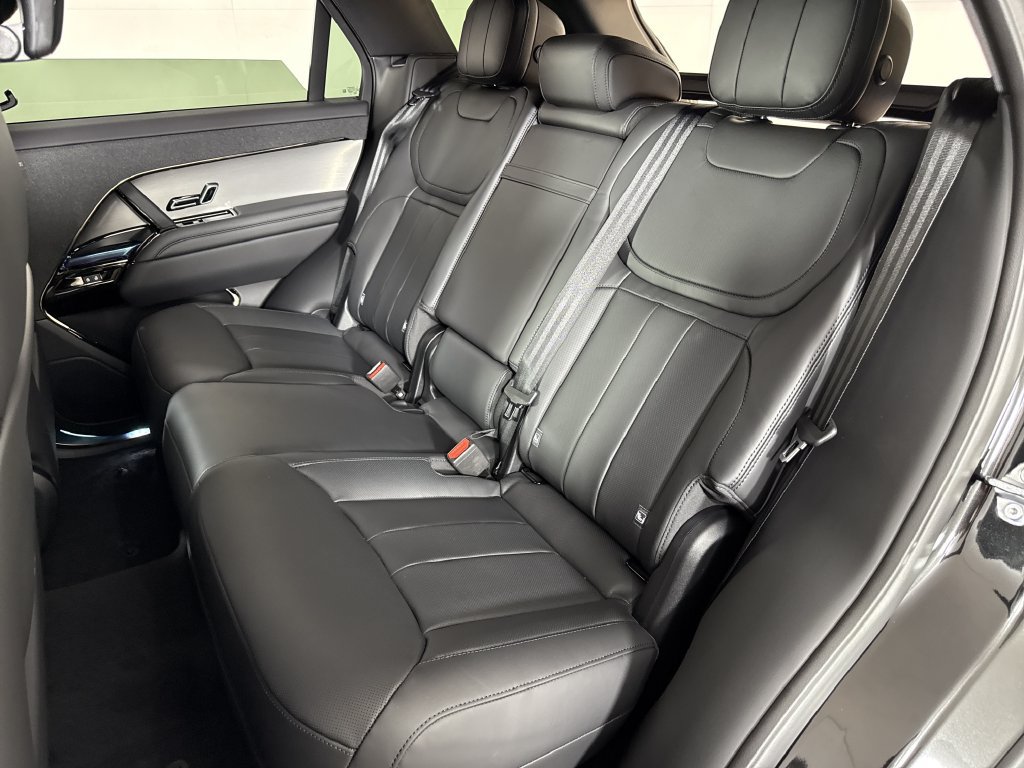 New 2027 Land Rover Range Rover Sport SE AWD/4WD image 29