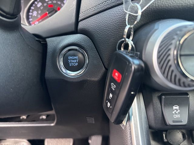 Used 2020 Toyota RAV4 XLE Premium image 41