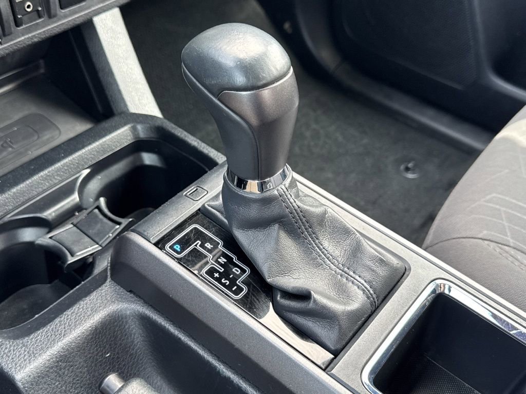 Used 2019 Toyota Tacoma TRD Off-Road w/ Technology Package AWD/4WD image 10