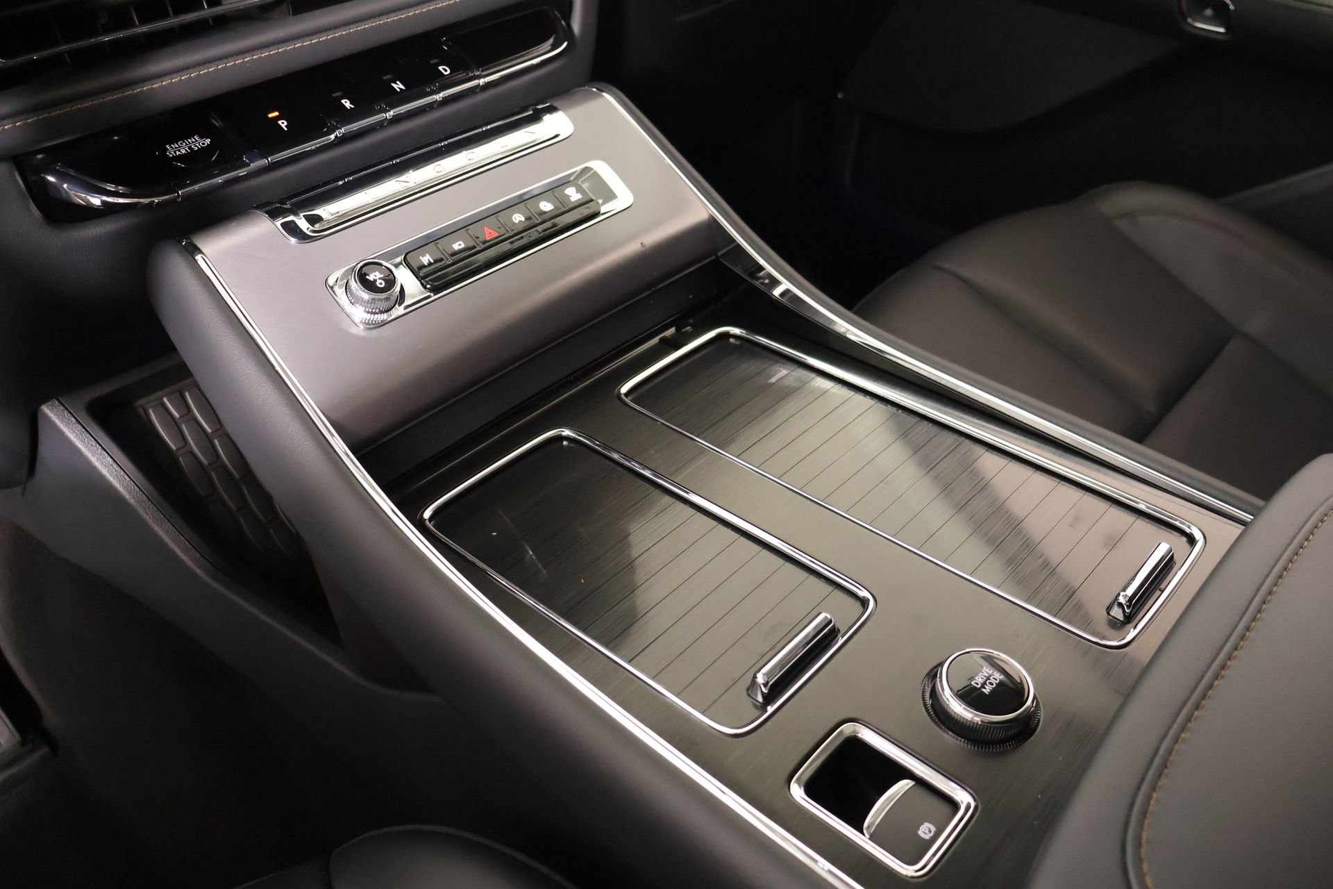 New 2026 Lincoln Aviator AWD image 8