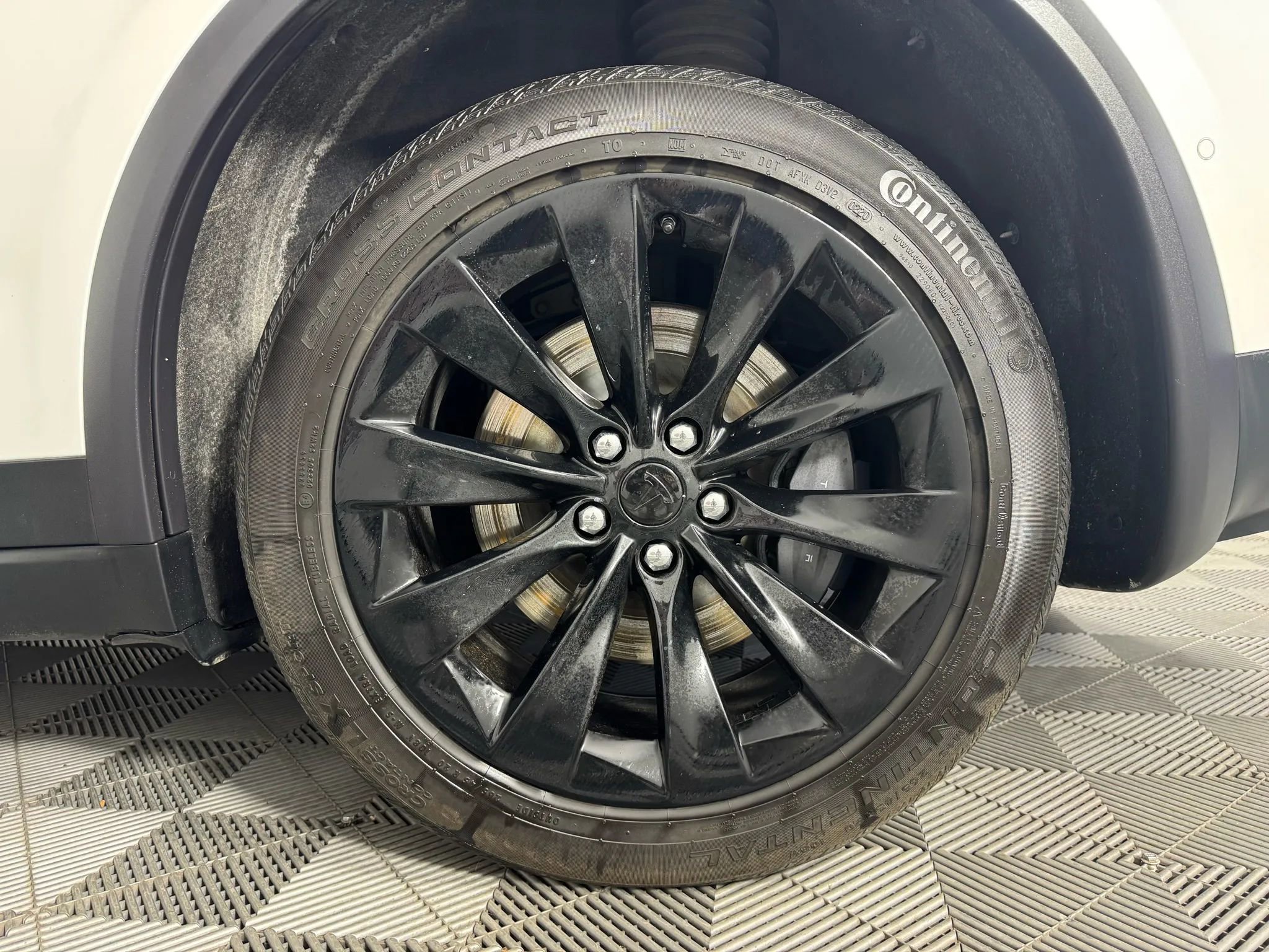 Used 2017 Tesla Model X 100D image 46