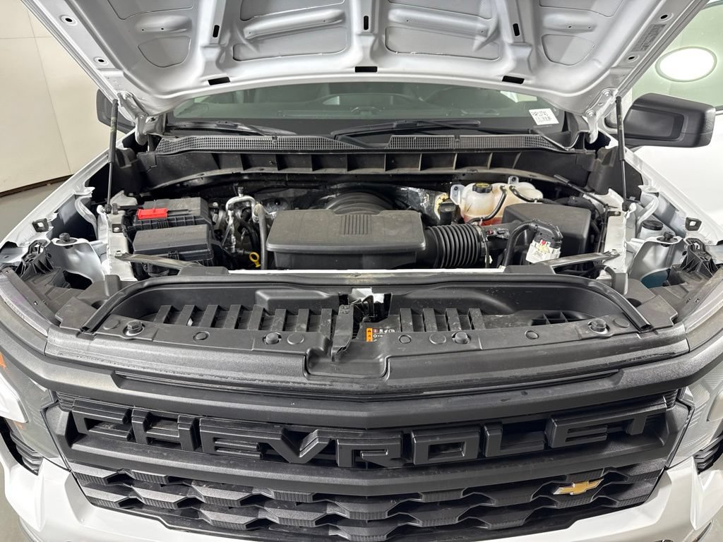 Certified 2025 Chevrolet Silverado 1500 W/T RWD image 37