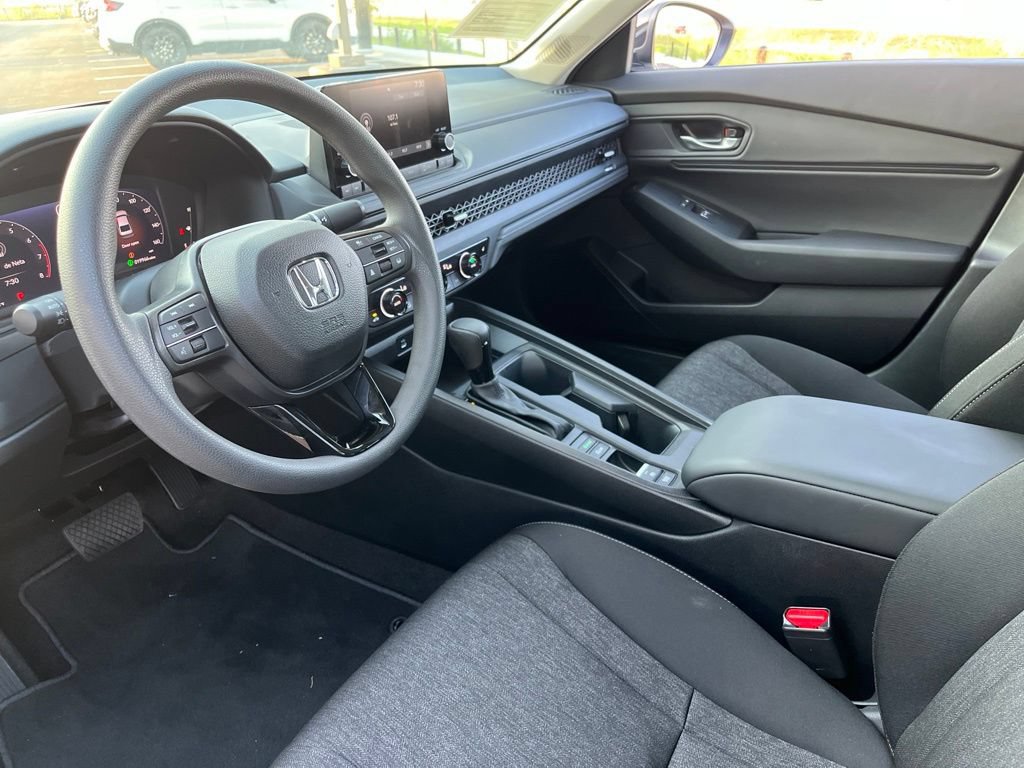 Certified 2025 Honda Accord SE image 17