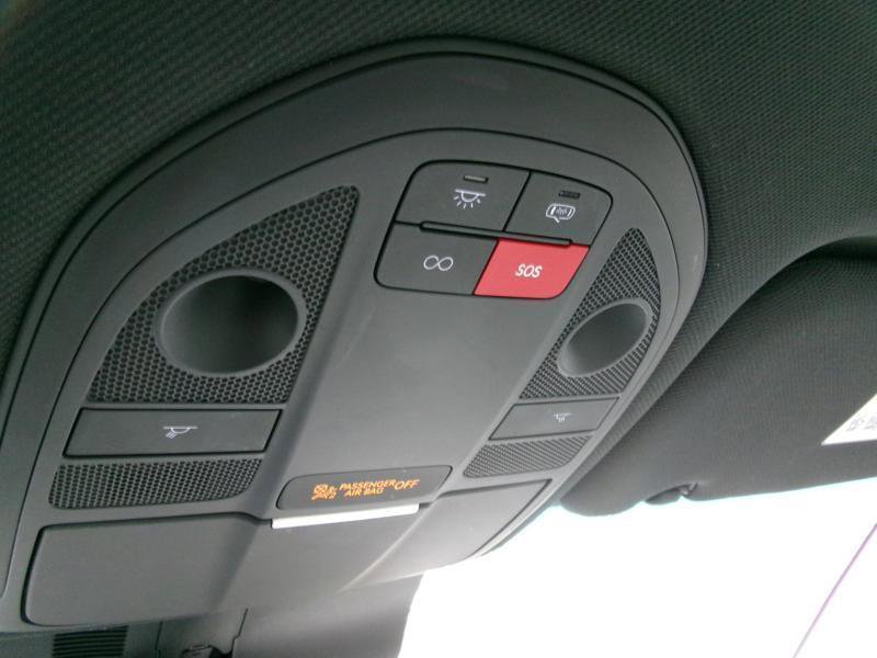 Used 2025 Genesis G70 2.5T RWD image 15
