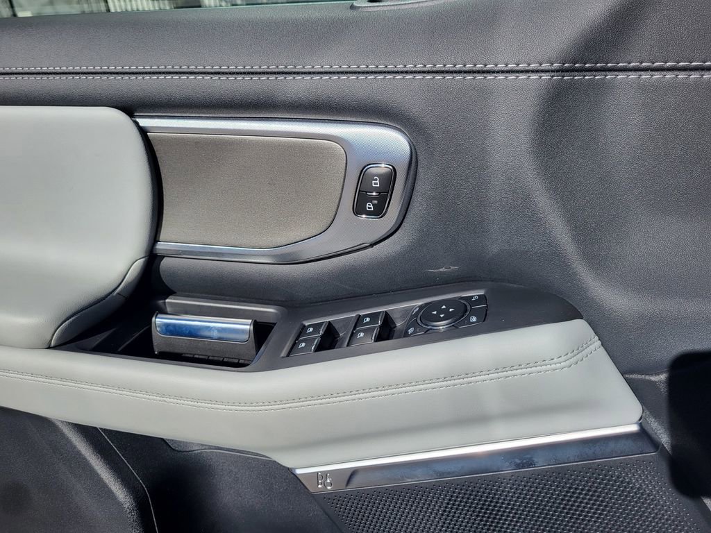 Used 2025 Ford Expedition Platinum w/ Driver's Package image 13