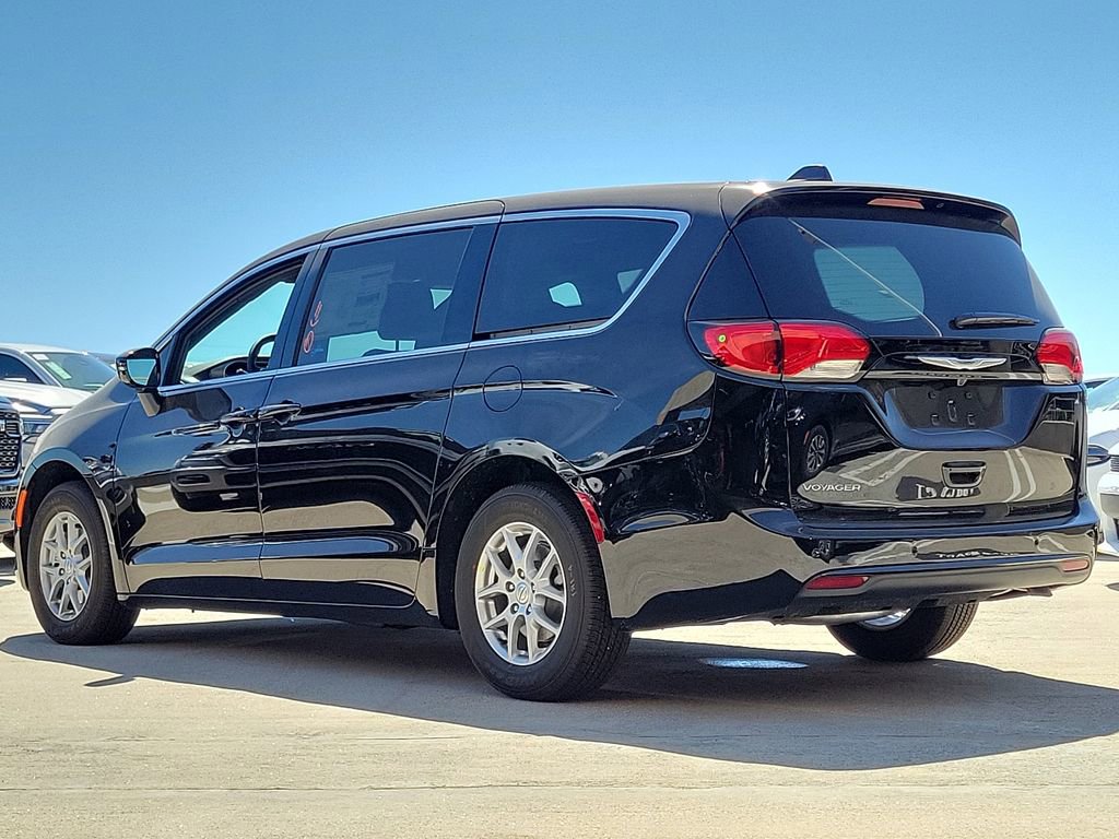 New 2025 Chrysler Voyager LX image 15