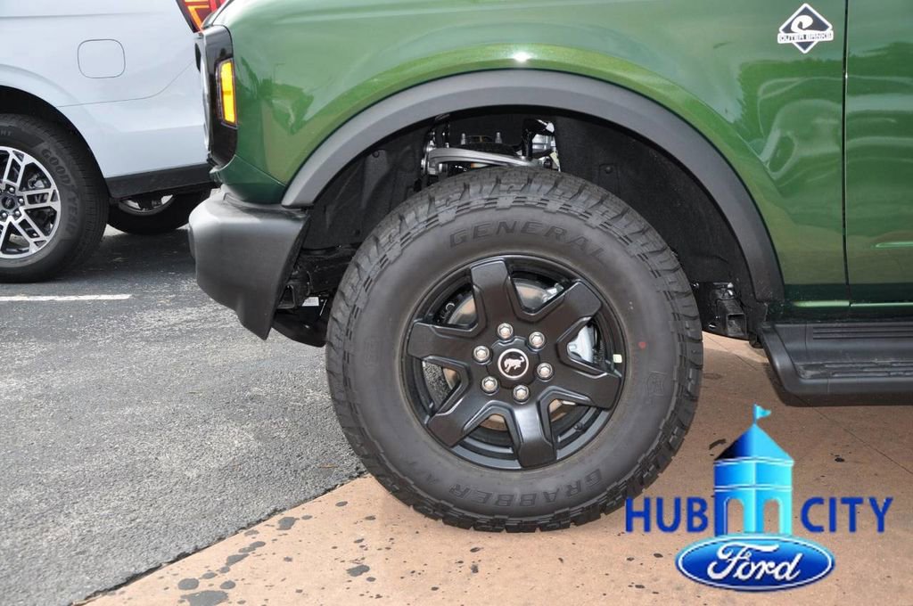 New 2025 Ford Bronco Outer Banks image 9