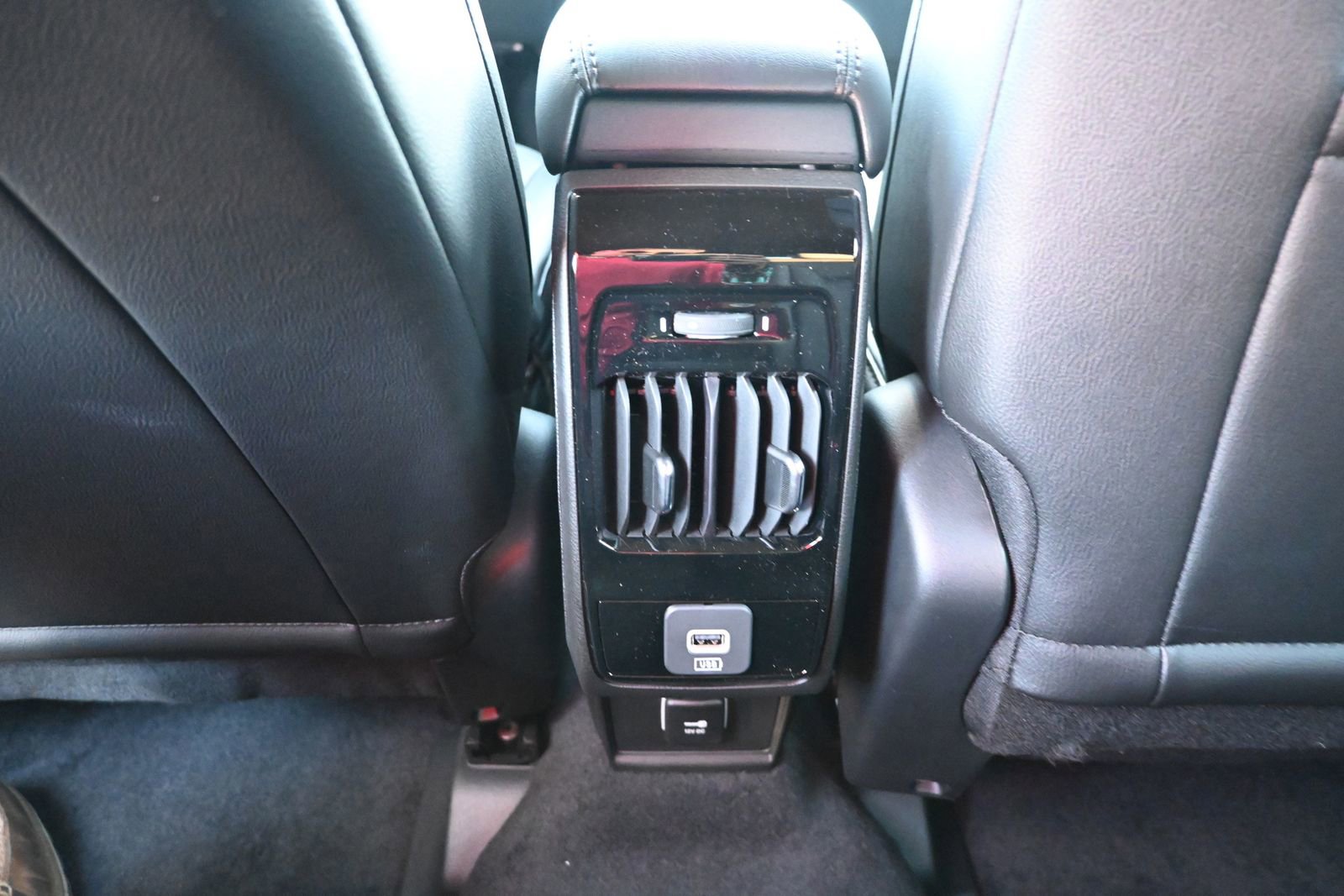 New 2026 Jeep Compass Limited w/ Sun, Sound & Navigation Group image 17