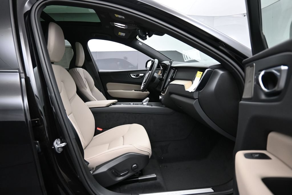 New 2026 Volvo XC60 T8 Plus w/ Protection Package Premier AWD/4WD image 24