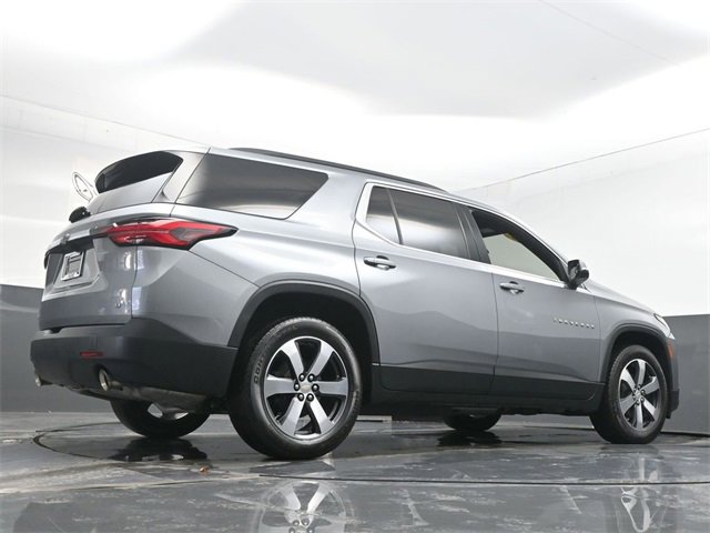 Used 2023 Chevrolet Traverse LT w/ LT Premium Package image 32