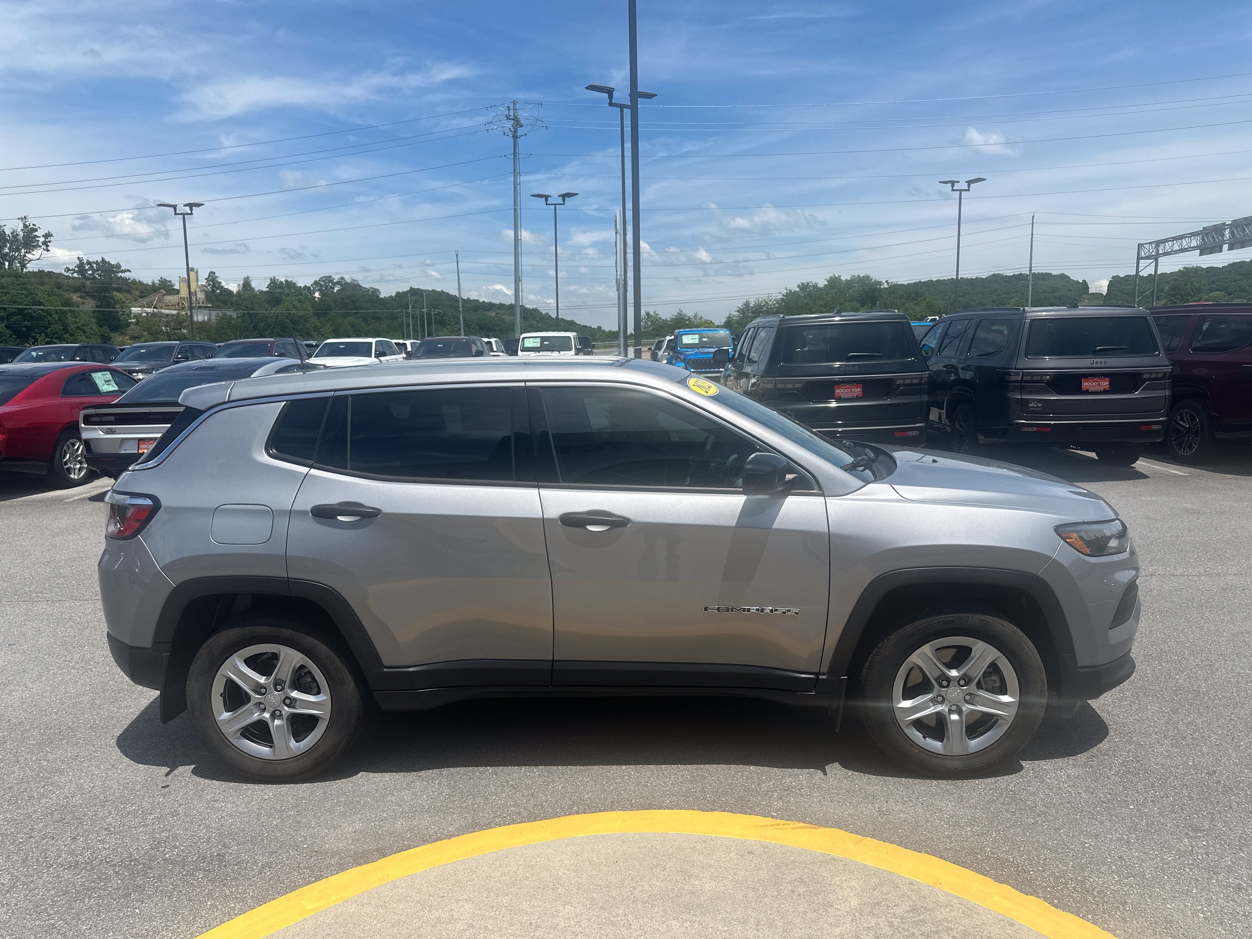 Used 2023 Jeep Compass Sport AWD/4WD image 6