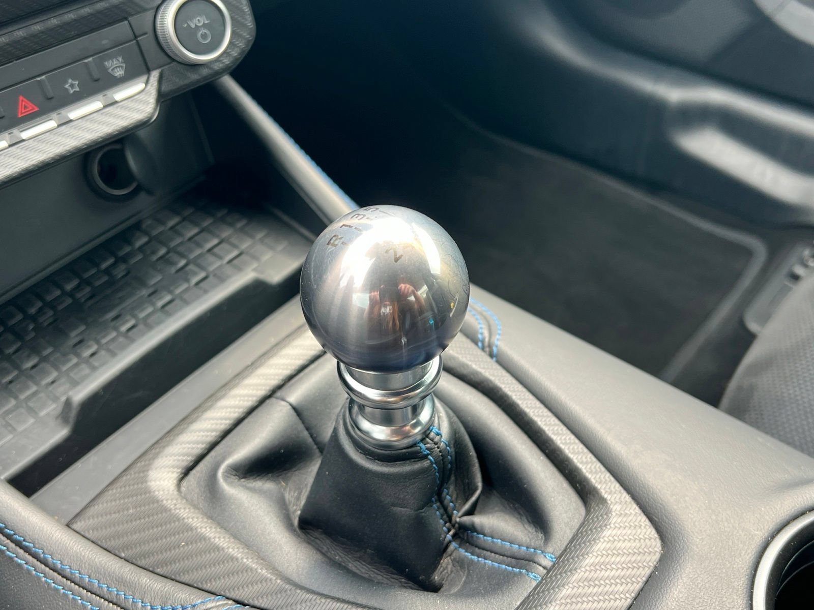 Used 2024 Ford Mustang Dark Horse RWD image 18