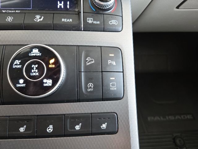 Used 2021 Hyundai Palisade Limited w/ Winter Package image 11