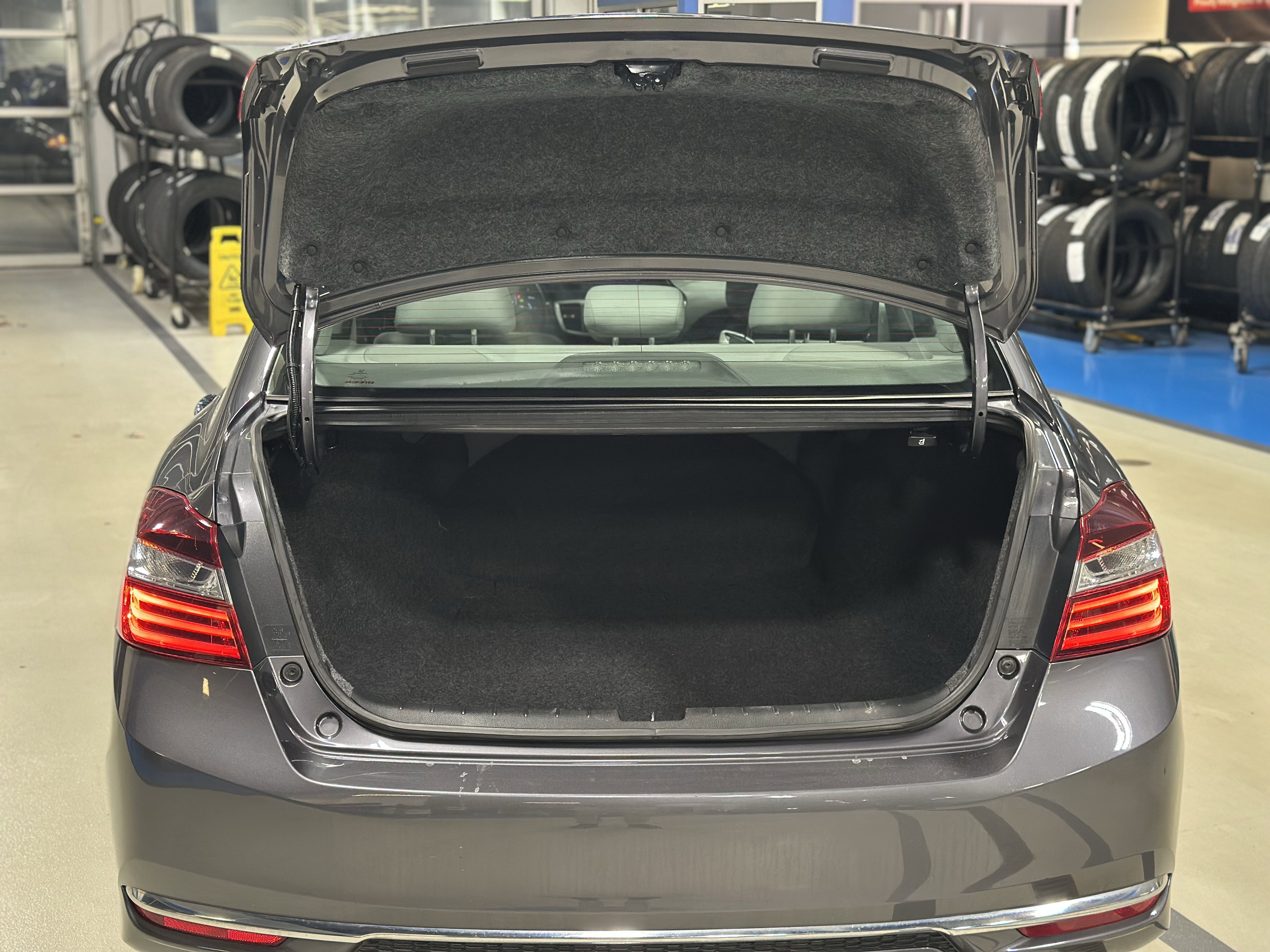 Used 2017 Honda Accord LX image 6