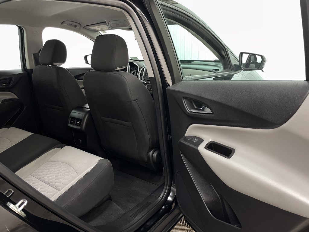 Certified 2018 Chevrolet Equinox LS AWD/4WD image 37