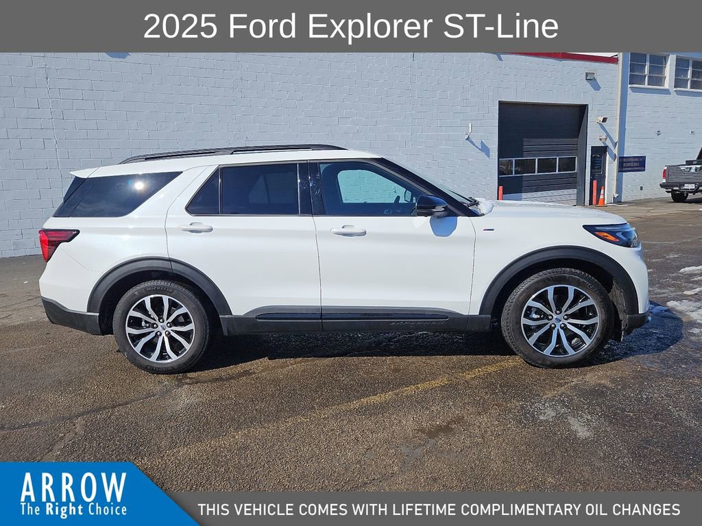 Used 2025 Ford Explorer ST-Line image 14