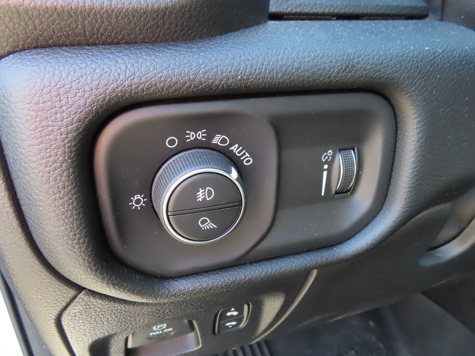 Used 2021 RAM 1500 Big Horn image 12