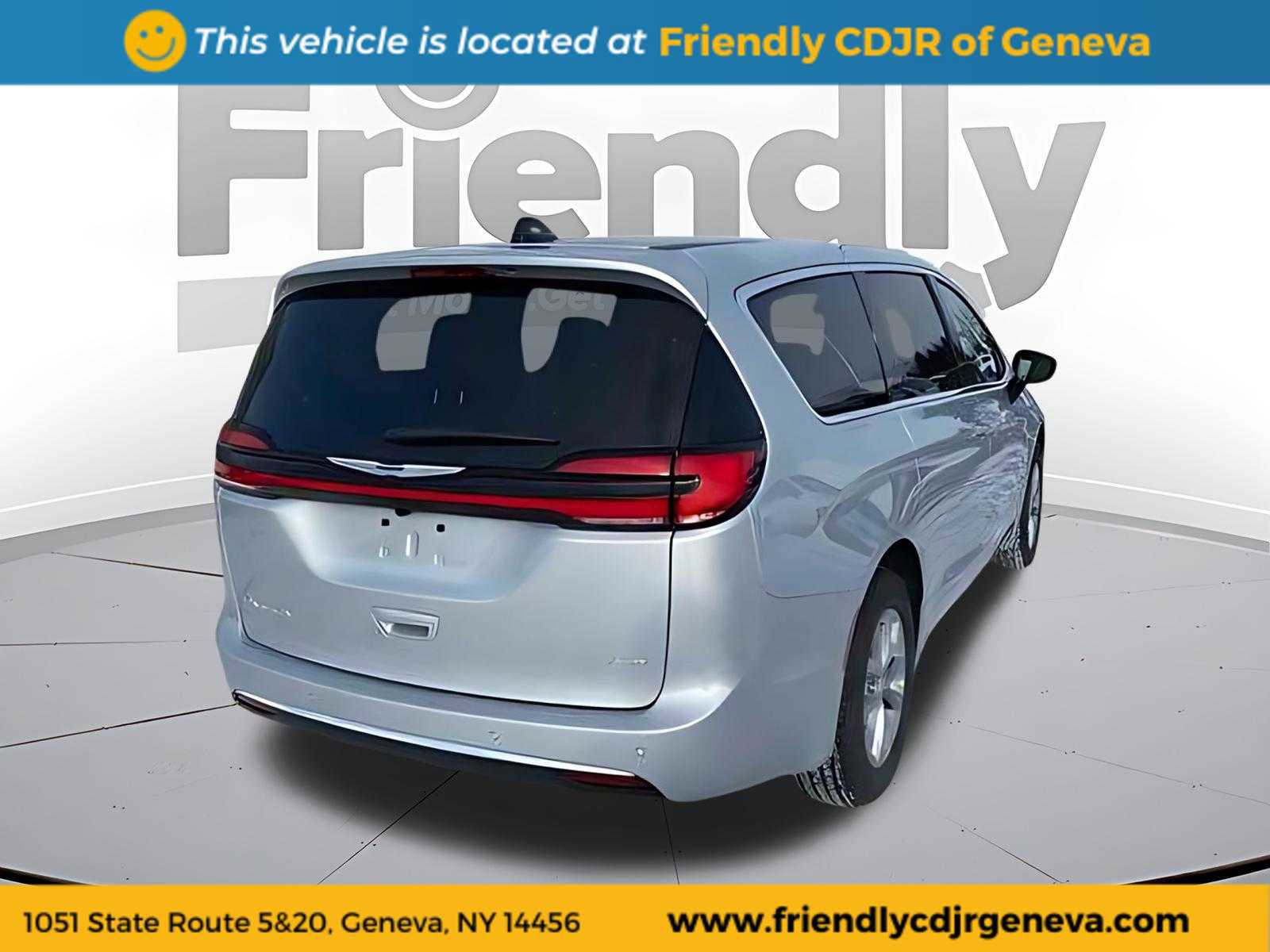 New 2026 Chrysler Pacifica Select image 5