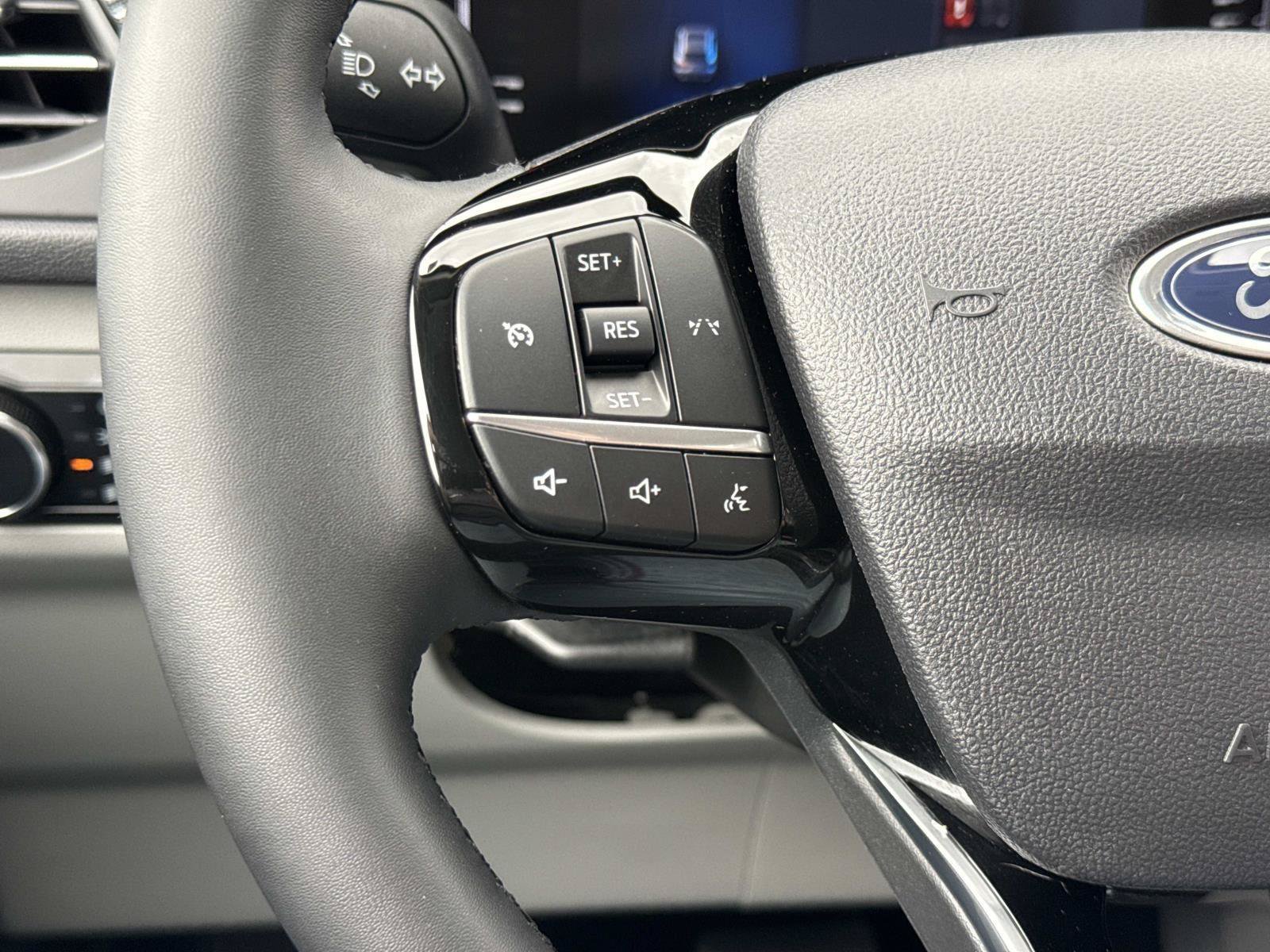 Used 2024 Ford Escape Active w/ Cold Weather Package FWD image 9