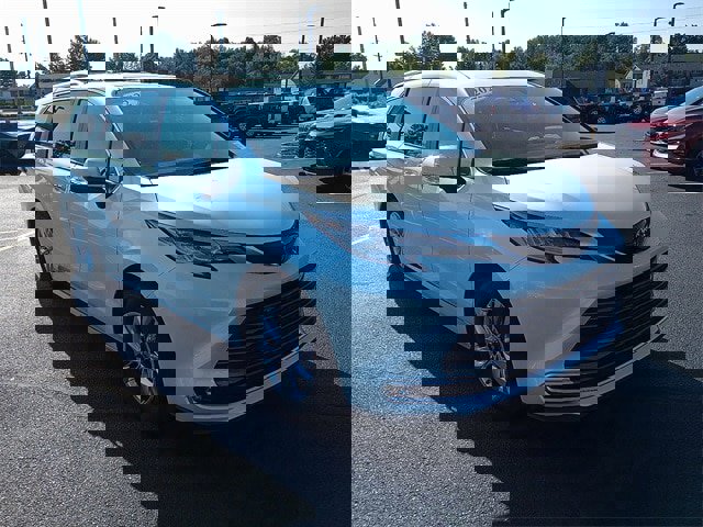 Certified 2022 Toyota Sienna Limited