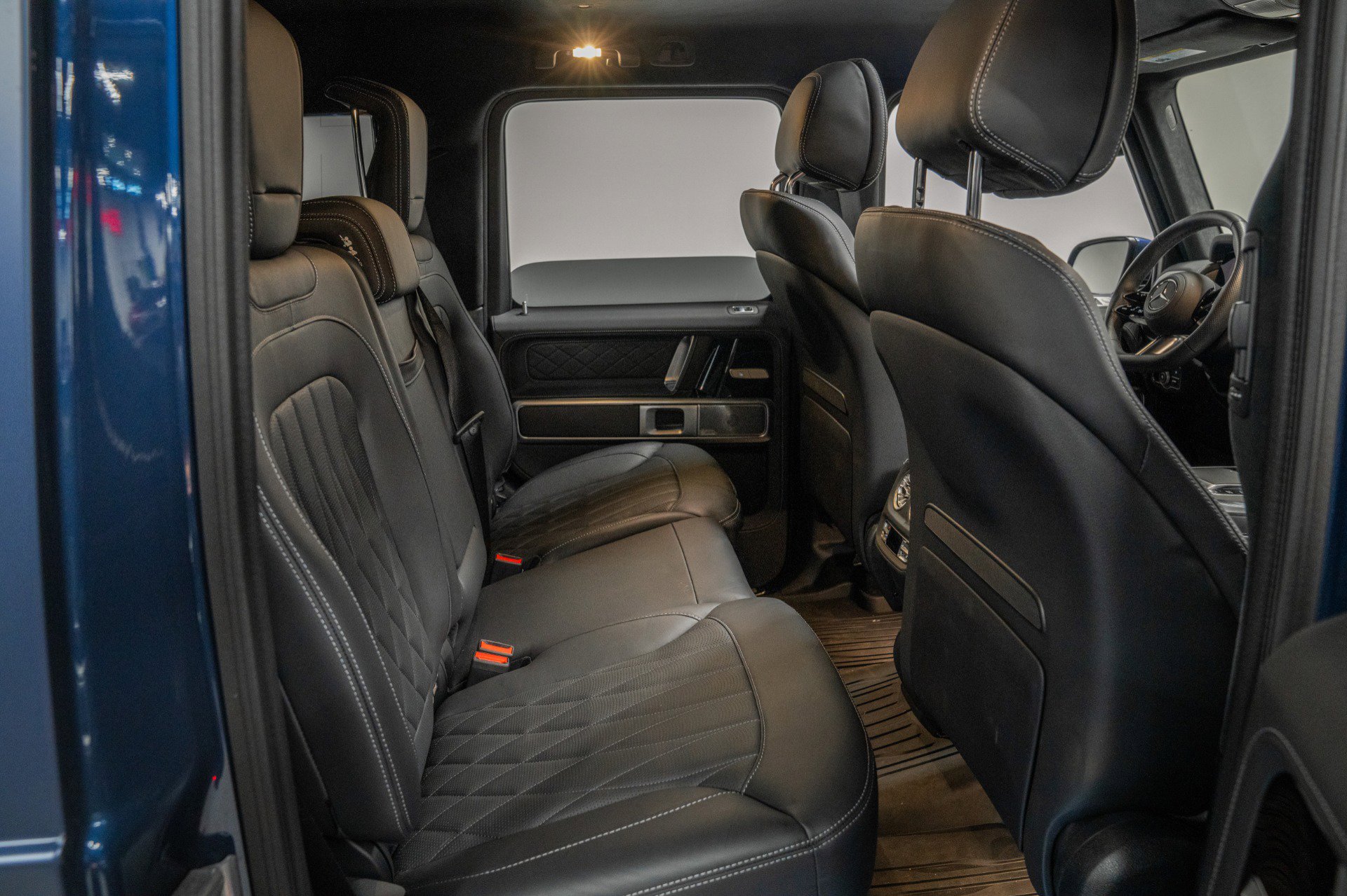 Used 2025 Mercedes-Benz G 550 image 32