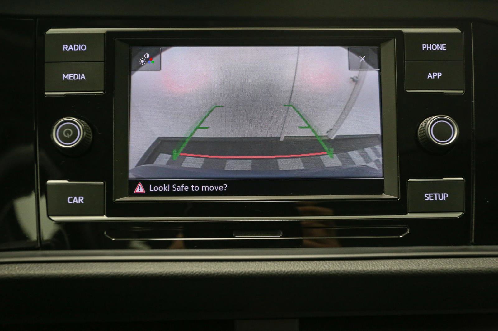 Certified 2019 Volkswagen Jetta SE image 29