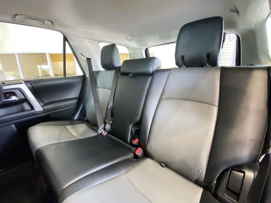 Used 2021 Toyota 4Runner SR5 Premium w/ Moonroof Package AWD/4WD image 25