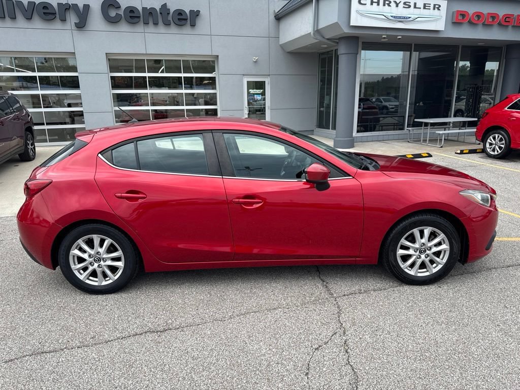 Used 2016 MAZDA MAZDA3 i Sport w/ Preferred Equipment Package FWD image 2