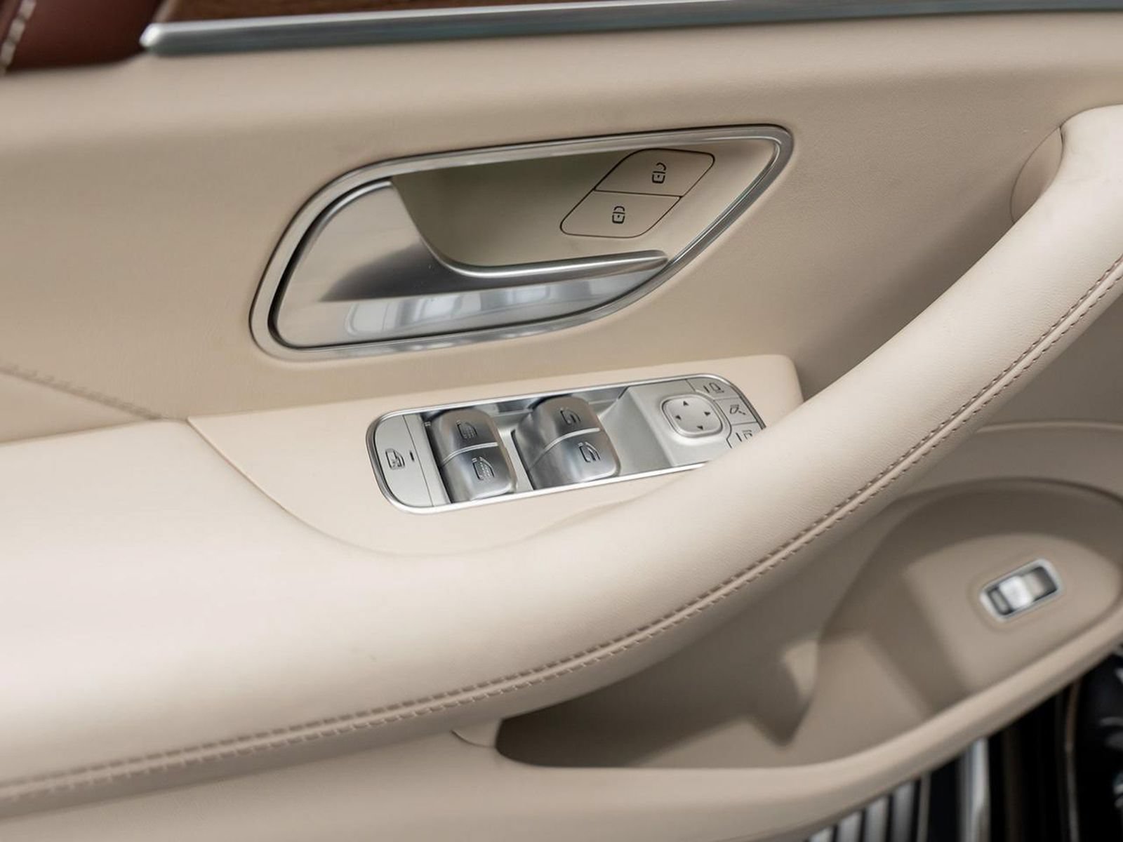 Used 2026 Mercedes-Benz Maybach GLS 600 4MATIC image 77