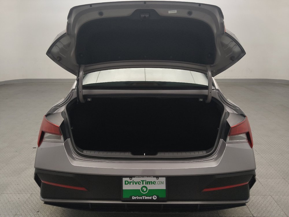 Used 2025 Hyundai Elantra Sport FWD image 29