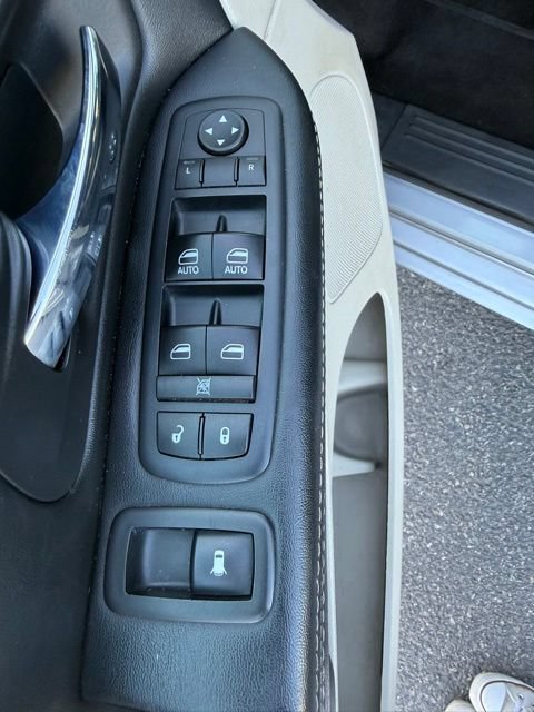 Used 2017 Dodge Grand Caravan SXT FWD image 15