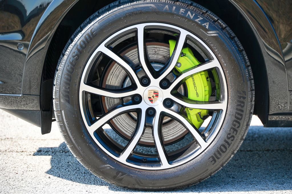 Certified 2025 Porsche Cayenne E-Hybrid Coupe image 22