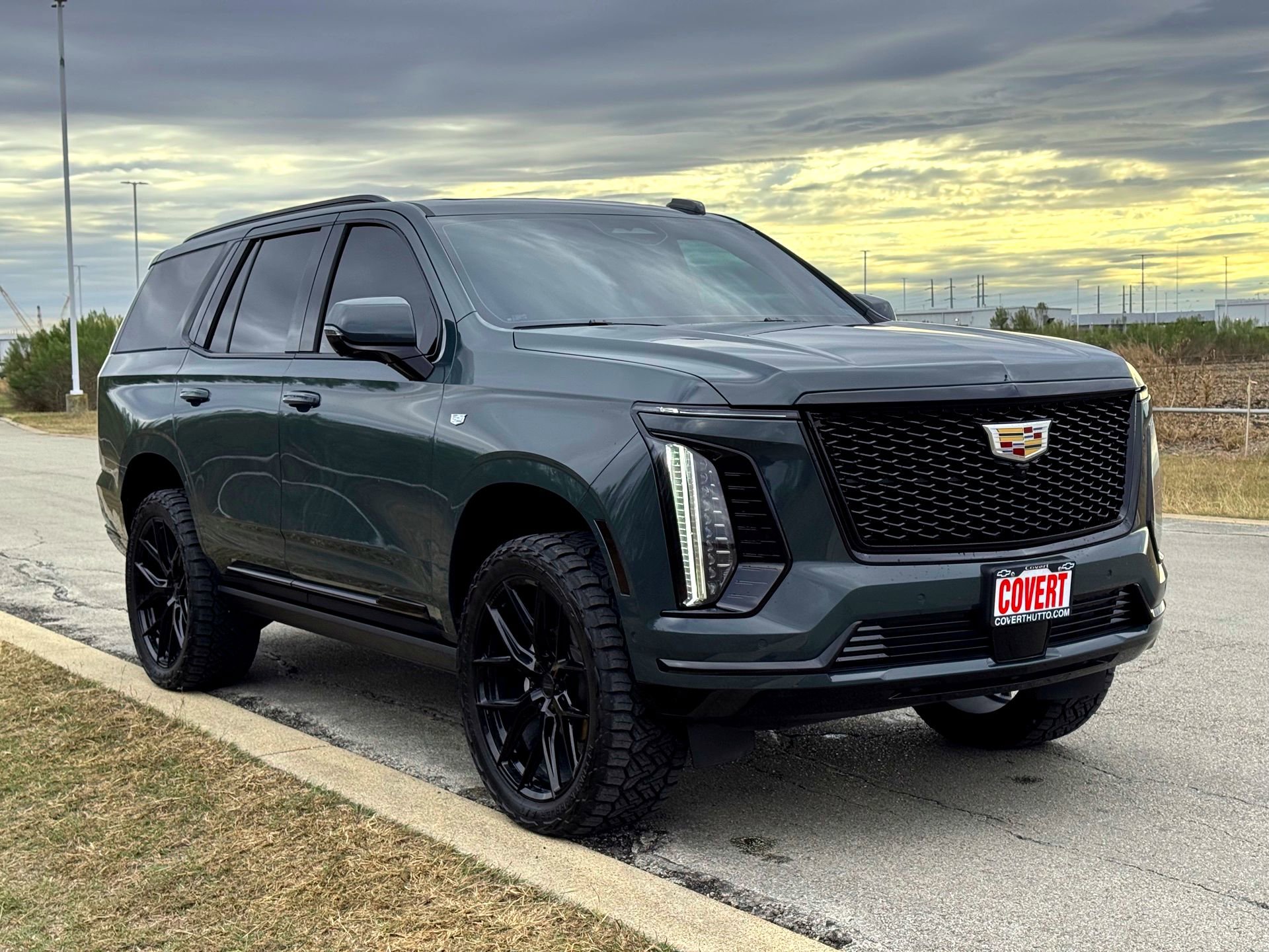 Used 2025 Cadillac Escalade Sport w/ Touring Package image 5