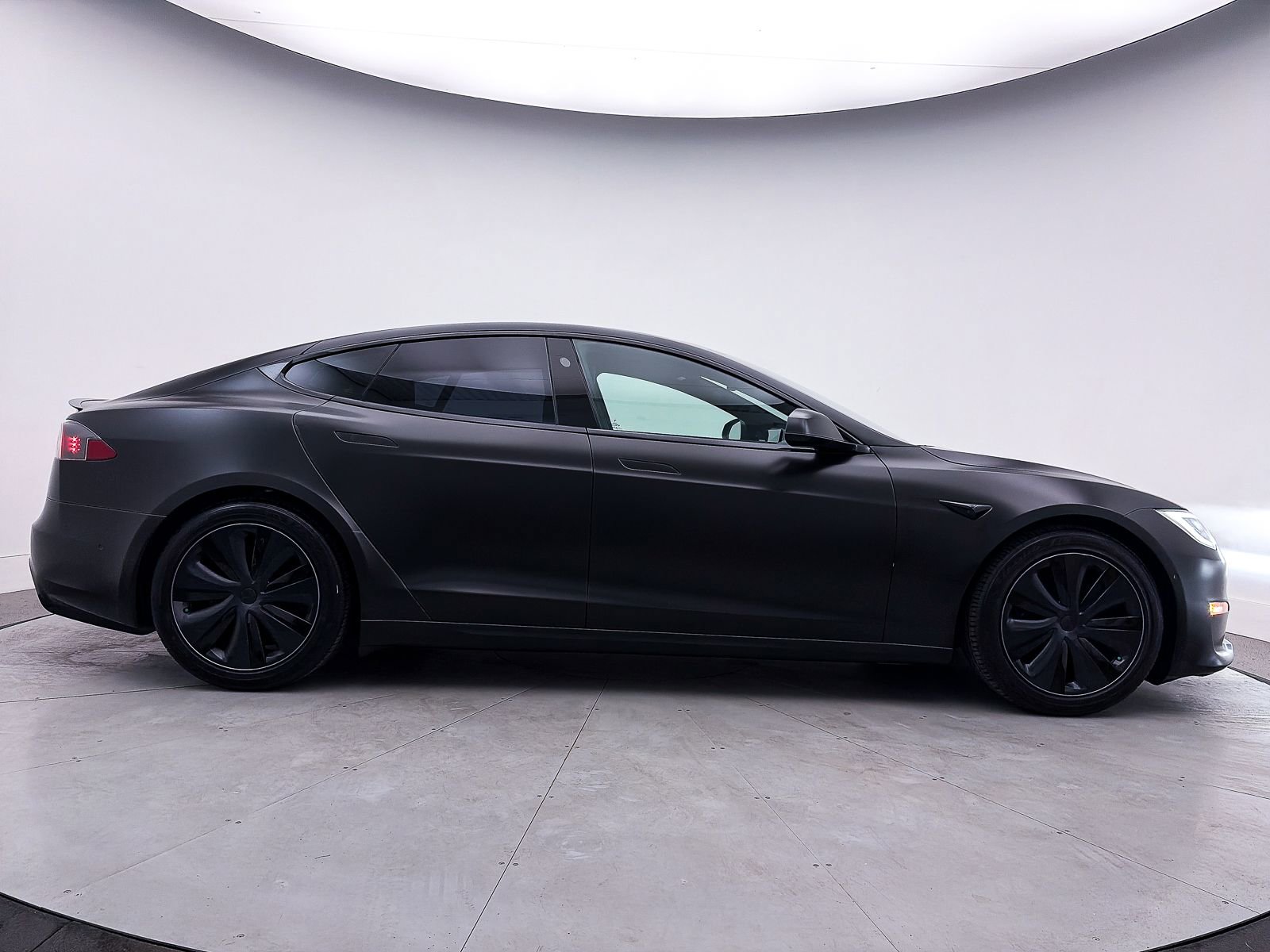 Used 2021 Tesla Model S Plaid image 37