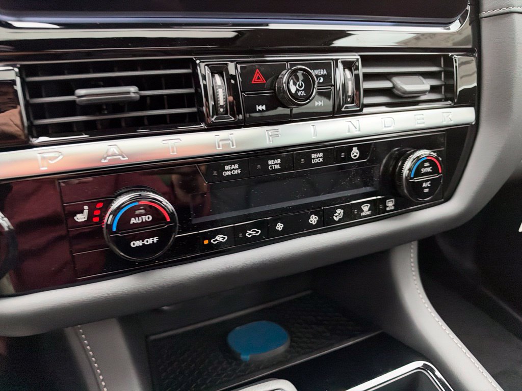 New 2026 Nissan Pathfinder SL w/ SL Premium Package AWD/4WD image 16