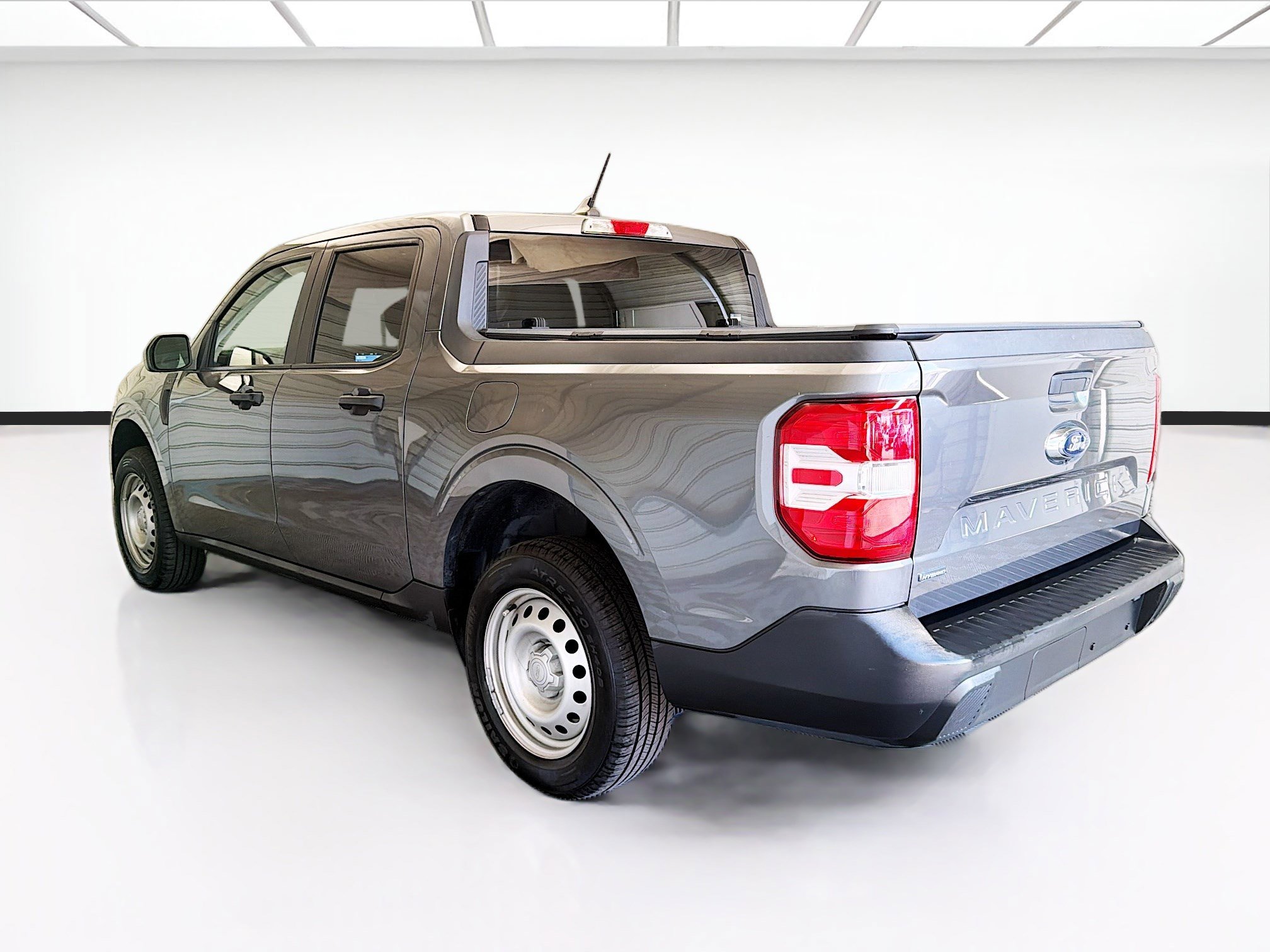 Used 2023 Ford Maverick XL FWD image 6