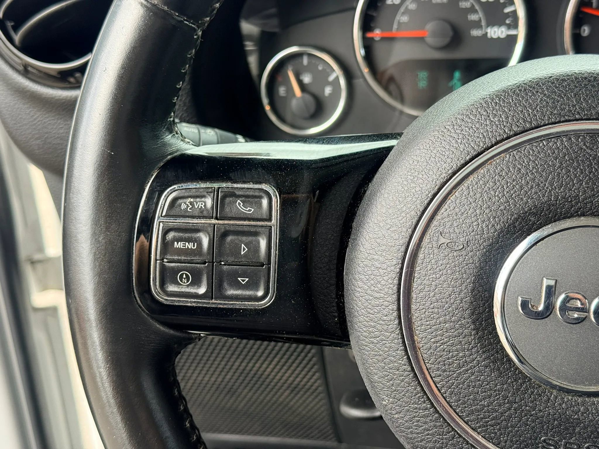 Used 2015 Jeep Wrangler Unlimited Sahara AWD/4WD image 21