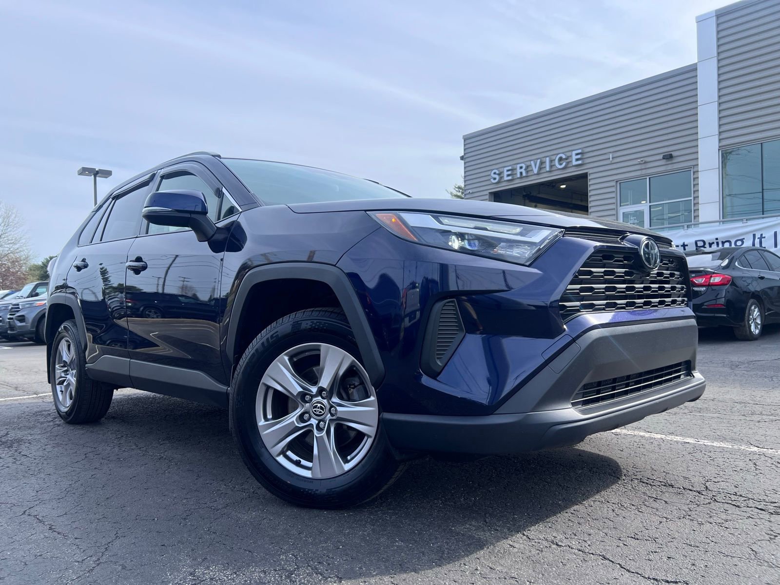 Used 2022 Toyota RAV4 XLE image 14