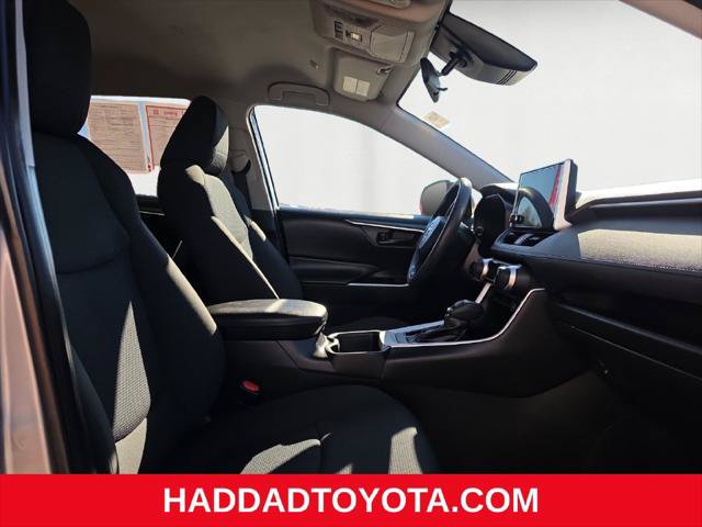 Certified 2023 Toyota RAV4 LE AWD/4WD image 16