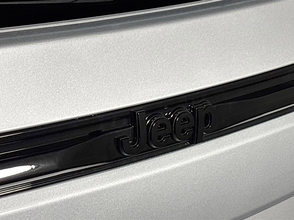 New 2026 Jeep Grand Cherokee Altitude AWD/4WD image 25