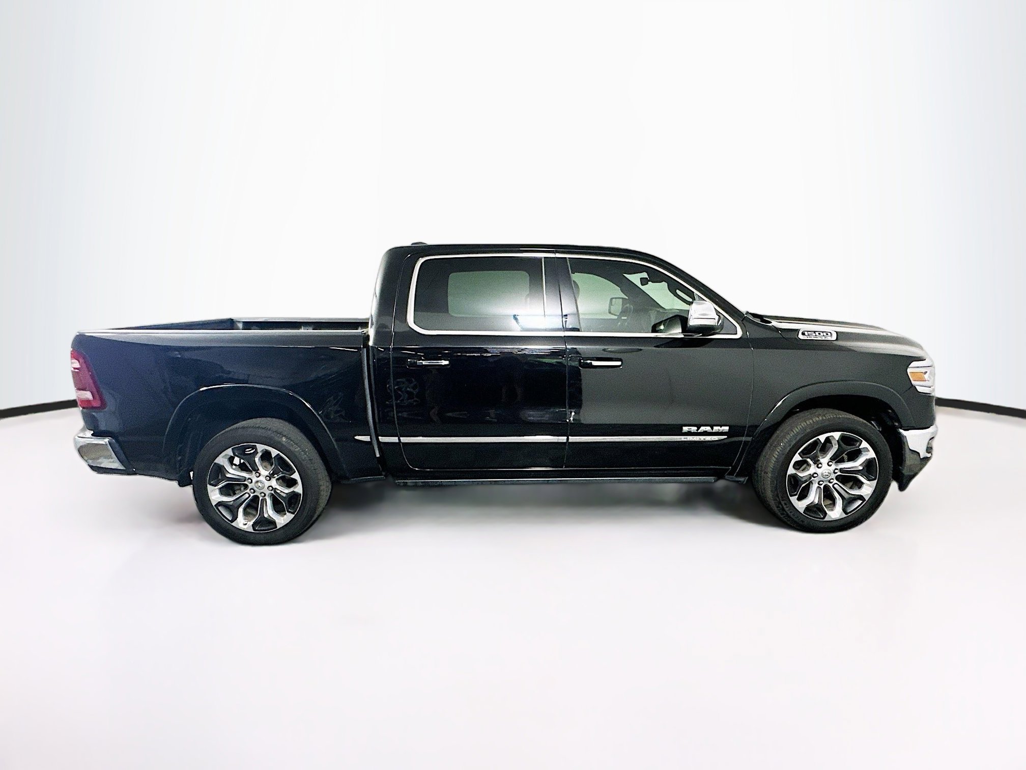 Used 2019 RAM 1500 Limited AWD/4WD image 10