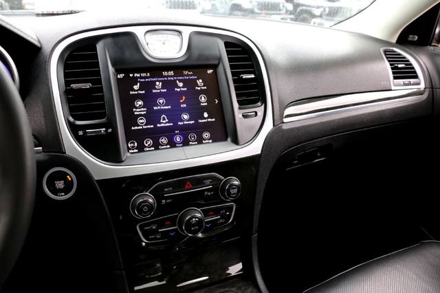 Used 2023 Chrysler 300 Touring L w/ Comfort Group RWD image 16