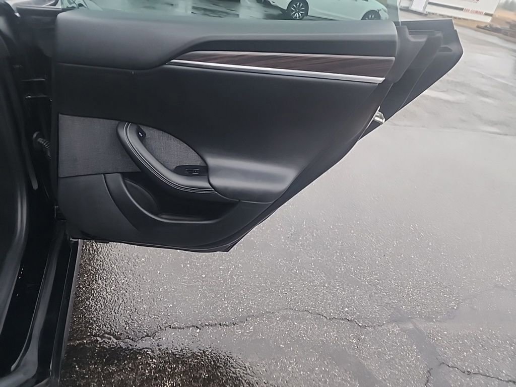 Used 2022 Tesla Model S image 24