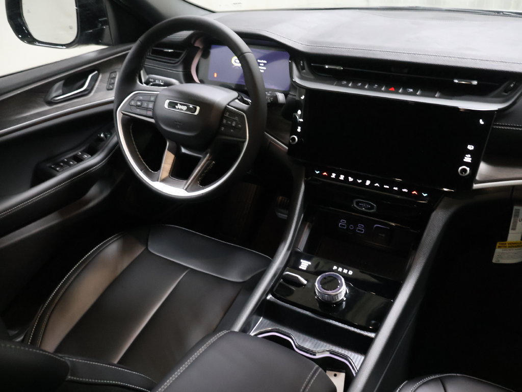 New 2027 Jeep Grand Cherokee Limited AWD/4WD image 18