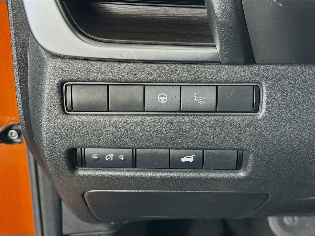 Used 2021 Nissan Rogue Platinum AWD/4WD image 21