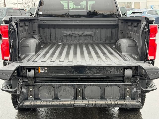 Used 2024 Chevrolet Silverado 2500 ZR2 w/ Technology Package AWD/4WD image 30